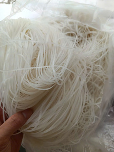 เส้นโฟแห้งพรีเมียมขายส่งแบบยกแพ็ค อาหารเวียดนามเพื่อสุขภาพ ไร้กลูเตน ไม่มีสารกันบูด IIGLOBAL FARM ขนาด 5 มม. น้ำหนัก 300 กรัม - Product Image 4