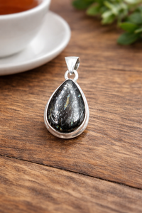Pendentif en pierre précieuse Nuummite dorée naturelle en forme de goutte, en argent sterling 925 plaqué or rose et or jaune, bijoux artisanaux de guérison - Product Image 4