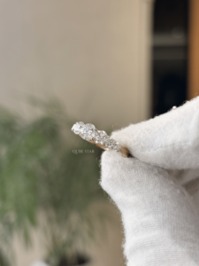Bague Moderne Ronde à Sept Pierres en Diamant de Laboratoire Gradué 1,20 Carat VVS VS EF en Or Massif, Collection de Bijoux Fins pour Mariage - Product Image 2