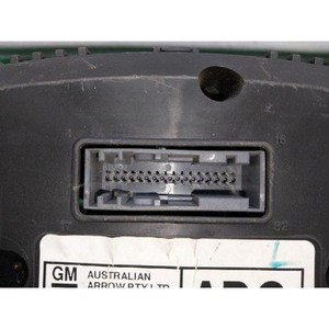แผงหน้าปัดรถยนต์ Statesman VH ปี 1998-2003 มือสอง ของแท้ รหัส 92184191 - Product Image 6