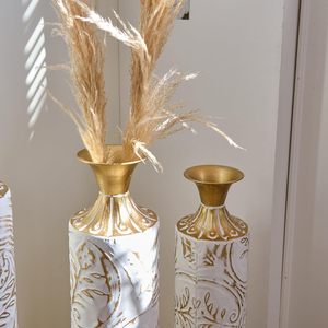 Vase à fleurs artisanal de luxe finition or – Produit décoratif haut de gamme pour fabricants de meubles, fournisseurs de décoration intérieure et détaillants - Product Image 2