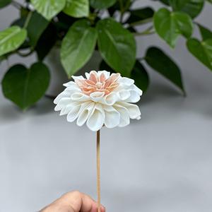 ดอกไม้ไม้โซล่า ยี่ห้อ VADEE SOLA WOOD FLOWER ทำมือ  ดอกดาเลียสีพีชครีม  ขนาด 8.5 ซม.  แกนไฟเบอร์เซสบานียา - Product Image 1