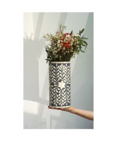 Vase de sol en verre et cristal de luxe avec incrustations en os, style design industriel, vente en gros, pour la décoration de la maison et de mariages - Product Image 4