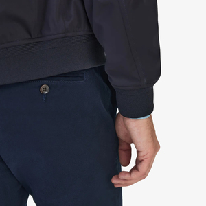 Chaqueta Bomber para Hombre con Logotipo Personalizado, Elegante, de Tela Resistente para Exteriores, con Bolsillos Decorativos, Talla Grande, Estilo Urbano - Product Image 3