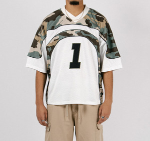 Maillot en maille personnalisé de haute qualité 100 % polyester, coupe carrée, col en V, séchage rapide, manches courtes, motif camouflage pour homme - Product Image 5