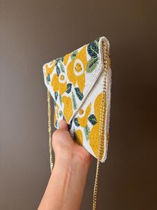 Sac à main rectangulaire fait main avec broderie en polyester sur toile marine lavable pour la décoration de la maison - Product Image 1