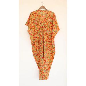 Vestido Kaftan Bohemio Rojo con Estampado Floral Naranja, Cuello en V, Corte Holgado para Mujer, Estilo Maxi con Lazos de Algodón - Product Image 1