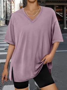 เสื้อยืดโอเวอร์ไซส์ทรงเทรนดี้สำหรับผู้หญิง เสื้อออกกำลังกายไซส์ใหญ่ คอวี แขนสั้น เสื้อยืดลำลองทรงหลวม เสื้อยืดพื้นฐาน - Product Image 4