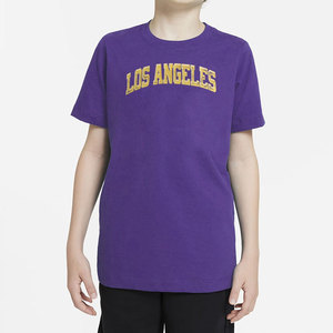 Camiseta de manga corta para hombre, color morado, cuello redondo, estampado frontal con letras, transpirable, informal, con hombros caídos, de fábrica. - Product Image 1