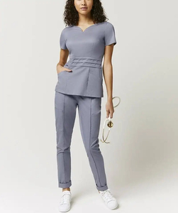Nouvel ensemble de blouses médicales grises pour femmes 2026 – Col en V, manches courtes, pantalon – Uniforme d'hôpital en coton et polyester tissé – Tenue de travail médicale - Product Image 3