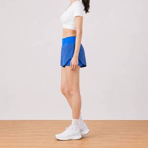 เสื้อเชิ้ตผู้หญิงทรงสปอร์ตยืดหยุ่นสูงแบบสั้น - Product Image 2