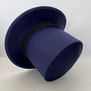 Sombrero de Copa de Cuero de Lujo para Hombre, Clásico, de Corona Alta, Acabado Premium para Fotografía de Moda Formal y Ocasiones Especiales - Product Image 4