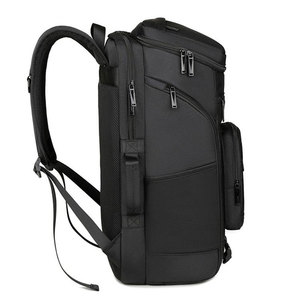 Mochila de pádel de diseño simple y material ligero para uso deportivo, hecha en Pakistán. - Product Image 4