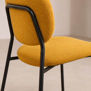 Silla de Restaurante Moderna Tapizada en Terciopelo Amarillo Mostaza, Funda Extraíble, Estructura de Metal Negro, Asiento y Respaldo Acolchados, para Exteriores y Villas - Product Image 5