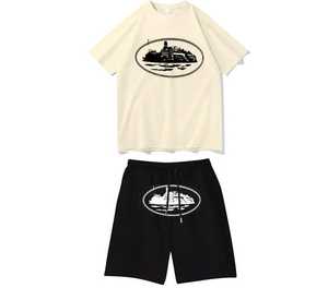 Conjunto de camiseta azul marino y pantalones cortos negros para hombre con estampado de crucero, atuendo informal de verano, conjunto de dos piezas de algodón transpirable. - Product Image 2