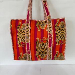 Tiger Print Handbag Quilted Tote Bag Women Large Capacity Shoulder Bag Travel Shopping Eco Friendly Lightweight Foldable Zipper - Product Image 2