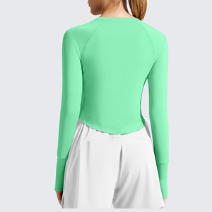 Hauts de yoga pour femmes LUXURY ENTERPRISES – Écoresponsables, grandes tailles, légers, anti-humidité, en Spandex/Polyester, pour le fitness et les activités sportives - Product Image 6