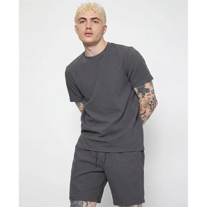 Ensemble de shorts d'été personnalisés avec logo pour hommes, streetwear décontracté pour hommes, ensemble deux pièces pour hommes, t-shirt et shorts pour hommes - Product Image 4