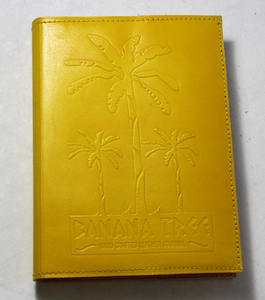Carnet en cuir de chèvre souple de couleur jaune avec motif bananier gravé sur le devant, magnifique carnet relié en cuir - Product Image 2