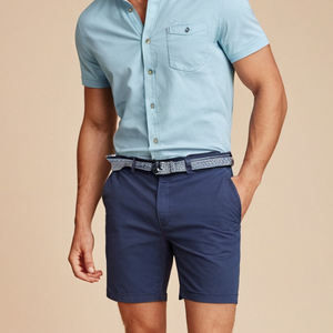 Pantalones cortos chinos para hombre, confeccionados con tela elástica de algodón de primera calidad, que ofrecen comodidad, un estilo casual elegante, una sensación transpirable y un ajuste ceñido. - Product Image 4