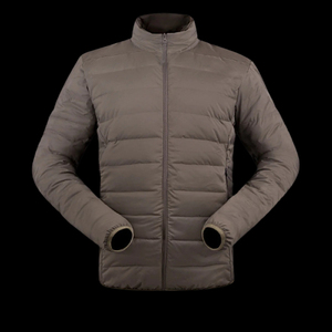 Veste matelassée pour femme, élégante et chaude, conçue sur mesure, rehaussez votre style avec un confort et une touche de raffinement personnalisés pour chaque aventure hivernale. - Product Image 4