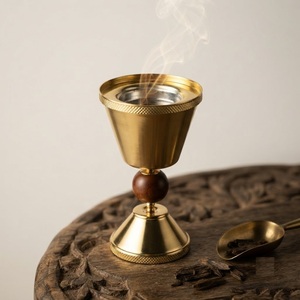 Brûleur à Bakhoor Arabe de Luxe en Bois, Fait Main, avec Incrustation Creuse en Métal Argenté, Mubkhar Traditionnel du Moyen-Orient pour Encens au Charbon d'Oud - Product Image 2
