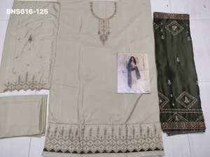 Traje Salwar Dupatta de muselina satinada tradicional india de alta calidad y a la moda con bordados, a precio de mayorista. - Product Image 4