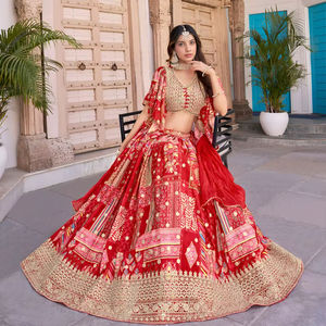 Conjunto de Lehenga Rojo de Seda Chinnon con Blusa Bordada y Dupatta de Chifón, Estilo Bollywood para Fiestas y Celebraciones - Product Image 1