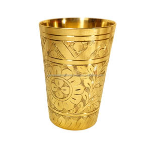 Verres à boire en laiton de conception de frontière avec le verre d'eau en métal fini de couleur polonaise et d'or avec la belle conception de frontière - Product Image 2
