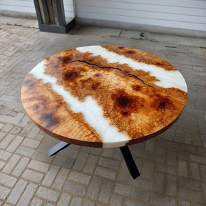 Mesa de Comedor Redonda Hecha a Mano con Resina Epoxi y Madera Natural con Diseño de Río Blanco, Muebles Artísticos Modernos de Lujo para el Hogar - Product Image 6