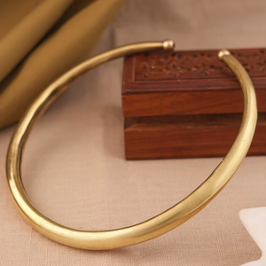 Collar Abierto Simple de Oro para Mujer - Product Image 1