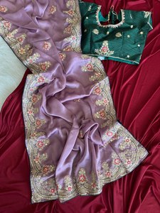 Sari en soie Fandy, Sari en soie Fandy brodé, Sari avec travail Dori, Sari avec travail de paillettes, Sari avec broderie dorée - Product Image 4