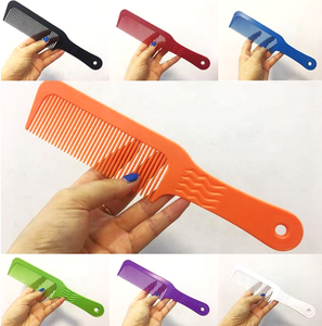 Peigne de barbier personnalisé en fibre de carbone pour coupe de cheveux professionnelle, avec logo et couleur au choix - Product Image 2