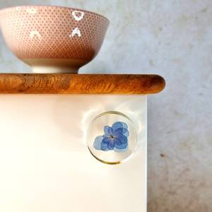 Pomo de Gabinete Hecho a Mano con Resina Botánica de Flor de Hortensia Azul, Ecológico, para Cajón, Regalo para Casa Nueva - Product Image 4
