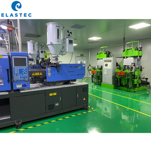 ELASTEC - ผู้ผลิตของเล่นยางสำหรับสัตว์เลี้ยงจากเวียดนาม - ลูกฟุตบอลสำหรับสัตว์เลี้ยง - Product Image 4