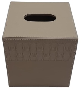 Boîte à mouchoirs artisanale en simili cuir - Product Image 1