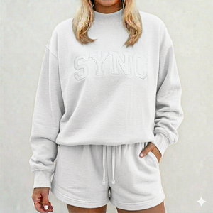 Ensemble court col roulé tendance hiver pour femme – Tenue deux pièces chaude et douillette en peluche pour temps froid et décontracté - Product Image 1