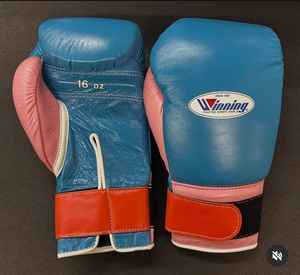 Nouveaux gants de boxe et de sparring Strap Up Winning en cuir de vachette véritable, logo personnalisé, qualité supérieure pour le kickboxing et le Muay Thai - Product Image 1
