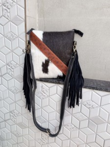 High Quality New Cowhide Leather Fringe Cross Body Shoulder Bag Stylish Purse Carving Tooled Leather Bags for Women's Multi Use - Product Image 3