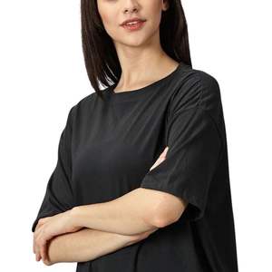 เสื้อยืดคอตตอนโอเวอร์ไซส์ผู้หญิงสั่งทำขายส่ง ระบายอากาศได้ดี ทรงบ็อกซี่ ไหล่ตก แบรนด์ส่วนตัว สไตล์สตรีทแวร์ - Product Image 4