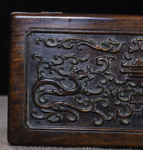 Coffre au trésor plat en bois sculpté à la main, boîte de rangement décorative vintage pour souvenirs, étui à bijoux en bois artisanal, vente en gros - Product Image 4