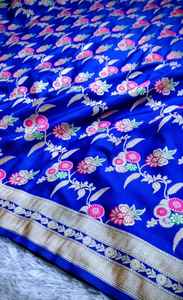 Sari de Seda Banarasi Mashru Katan Tradicional de Lujo, Tejido a Mano, con Meenakari, Diseño Floral Intrincado, Elegante Pallu para Fiesta - Product Image 2