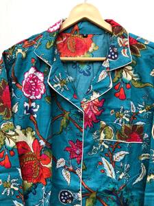 Conjunto de pijama de manga larga para mujer, con estampado floral personalizado, color azul, 100% algodón, cómodo, a precio de mayoreo. - Product Image 2