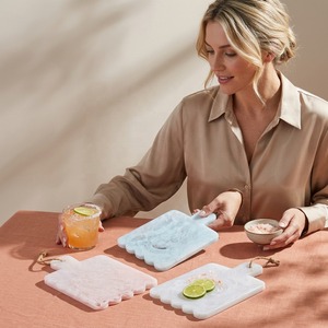 Tabla de cortar de resina de lujo con asa, tabla de cortar de resina para carne, pan, frutas, bloques de corte para uso doméstico, hotelero y para fiestas. - Product Image 2