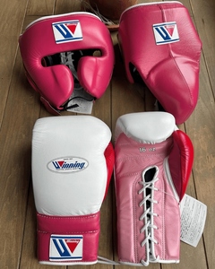 ชุดนวมชกมวย Pro Pink Winning แบบปรับแต่งได้ พร้อมเชือกผูกและแถบตีนตุ๊กแก คุณภาพสูง ปิดนิ้วมือเต็มรูปแบบ สายรัดข้อมือปรับได้ ของแท้สำหรับชกมวย - Product Image 3