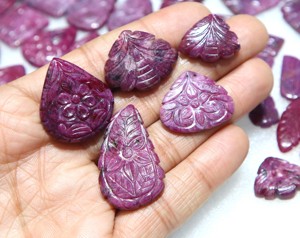 ผู้ค้าส่งพลอยทับทิมแดงธรรมชาติแกะสลักคู่เหมือนกัน คู่พลอยทับทิมแดงแกะสลักสวยงามสำหรับทำเครื่องประดับ - Product Image 5