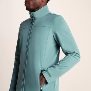 เสื้อแจ็คเก็ตซอฟต์เชลล์ผู้ชายแบบขายส่ง กันน้ำ ปักลาย คอตั้ง ซิป ปรับแต่งได้ เสื้อแจ็คเก็ตซอฟต์เชลล์แบบหนาสำหรับฤดูหนาว - Product Image 3