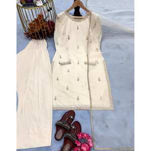 Conjunto Elegante de Top y Pantalones Palazzo para Fiesta de Mujer de Diseñador - Product Image 4