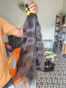 Extensions de cheveux humains vierges indiens bruts alignés sur les cuticules, couleur noir naturel, pour usage en salon - Product Image 5