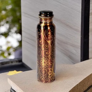 Nouvelle Arrivée : Carafe en Cuivre Sublimé Écologique avec Motif Floral, Couvercle Noir, Gourde de Voyage Portable avec Poignée - Product Image 3